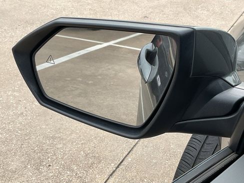 Used 2025 Hyundai Elantra SEL image 11