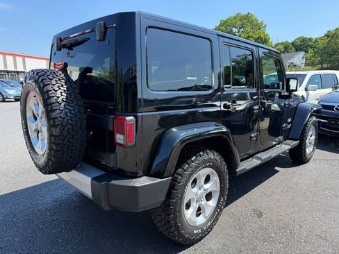 Used 2015 Jeep Wrangler Unlimited Sahara w/ Connectivity Group AWD/4WD image 5