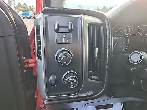 Used 2018 Chevrolet Silverado 1500 LT w/ All Star Edition image 21