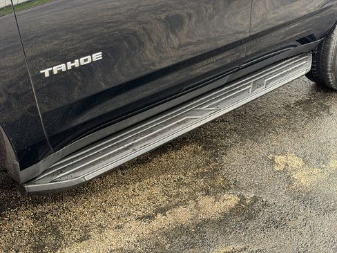 Used 2023 Chevrolet Tahoe Premier AWD/4WD image 9