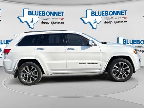 Used 2017 Jeep Grand Cherokee Overland AWD/4WD image 4