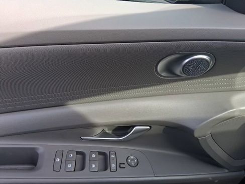 Used 2024 Hyundai Elantra SEL image 16