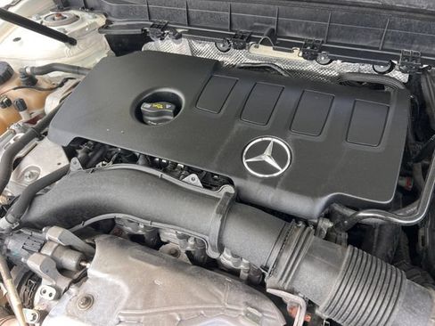 Used 2021 Mercedes-Benz GLB 250 w/ Premium Package image 31