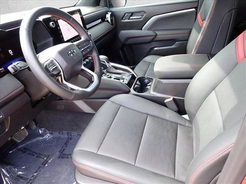 Used 2026 Chevrolet Colorado Z71 w/ Technology Package AWD/4WD image 12