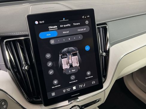 New 2026 Volvo XC60 B5 Ultra w/ Climate Package image 15