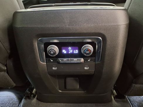Used 2023 Chevrolet Tahoe Premier RWD image 16