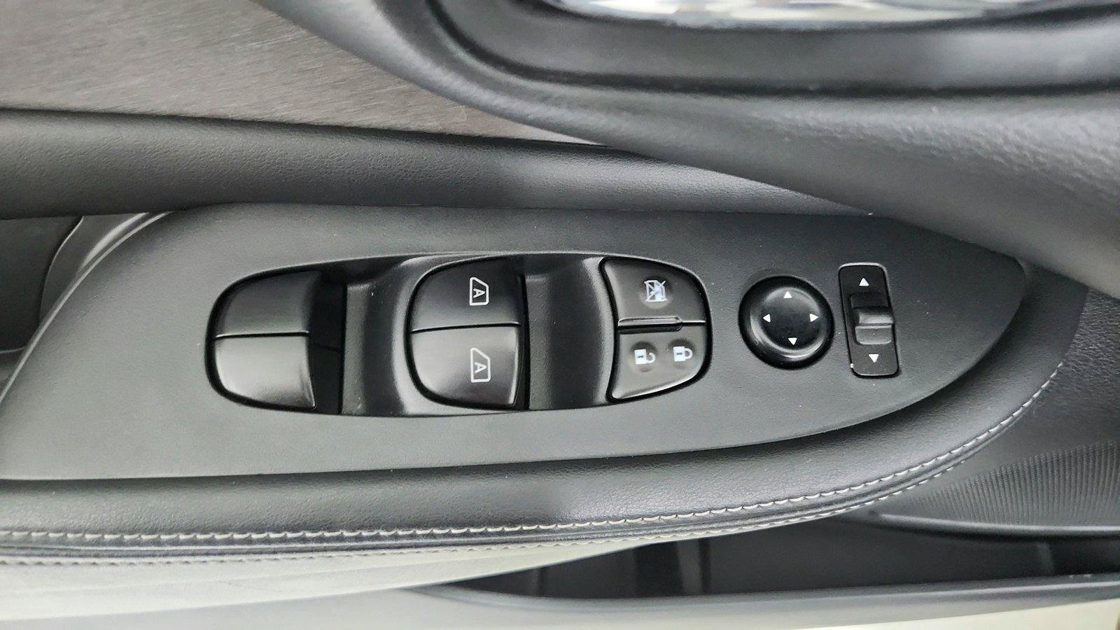 Used 2024 Nissan Murano SV FWD image 17