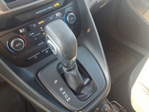 Used 2020 Ford Transit Connect XLT image 21