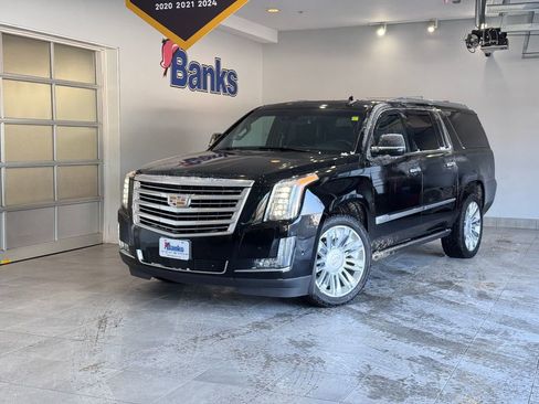 Used 2017 Cadillac Escalade ESV Platinum image 2