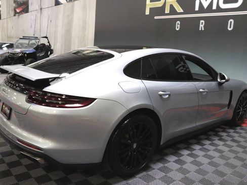 Used 2019 Porsche Panamera 4 image 9