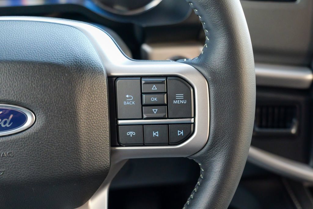 Used 2023 Ford Expedition XLT AWD/4WD image 44