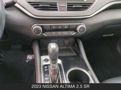 Used 2023 Nissan Altima 2.5 SR FWD image 23