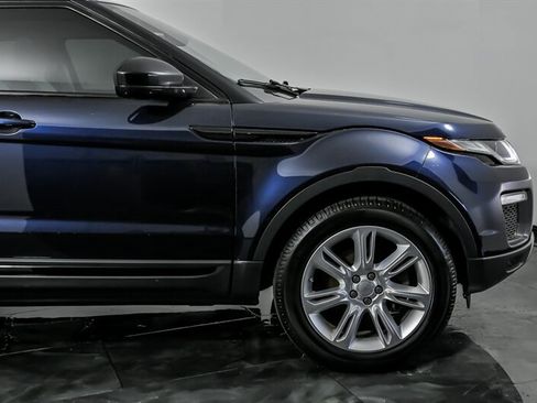 Used 2018 Land Rover Range Rover Evoque SE Premium image 12