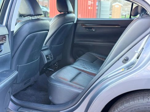 Used 2013 Lexus ES 350 w/ Luxury Pkg image 23