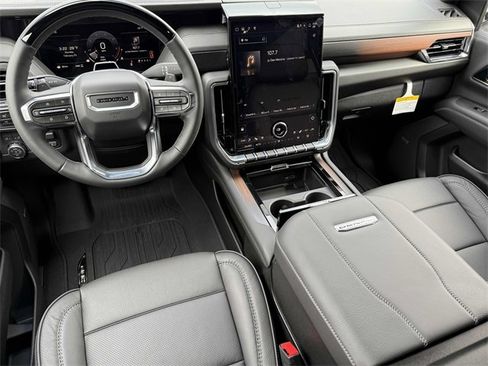 New 2026 GMC Yukon Denali w/ Denali Reserve Package image 2