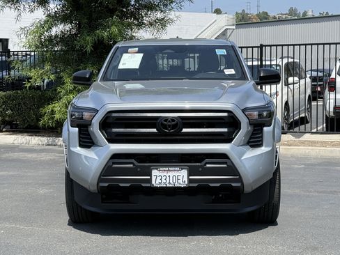 Certified 2025 Toyota Tacoma SR w/ SR Upgrade Package RWD image 4
