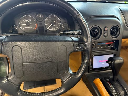 Used 1997 MAZDA MX-5 Miata M-Edition image 21