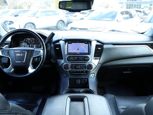 Used 2019 GMC Yukon XL SLT image 10