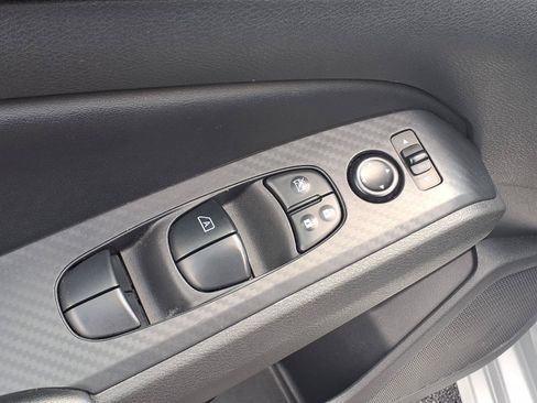 Used 2024 Nissan Altima 2.5 SV FWD image 17
