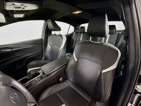 Used 2025 Toyota Camry SE image 11