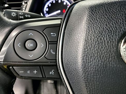 Used 2018 Toyota Camry SE FWD image 23