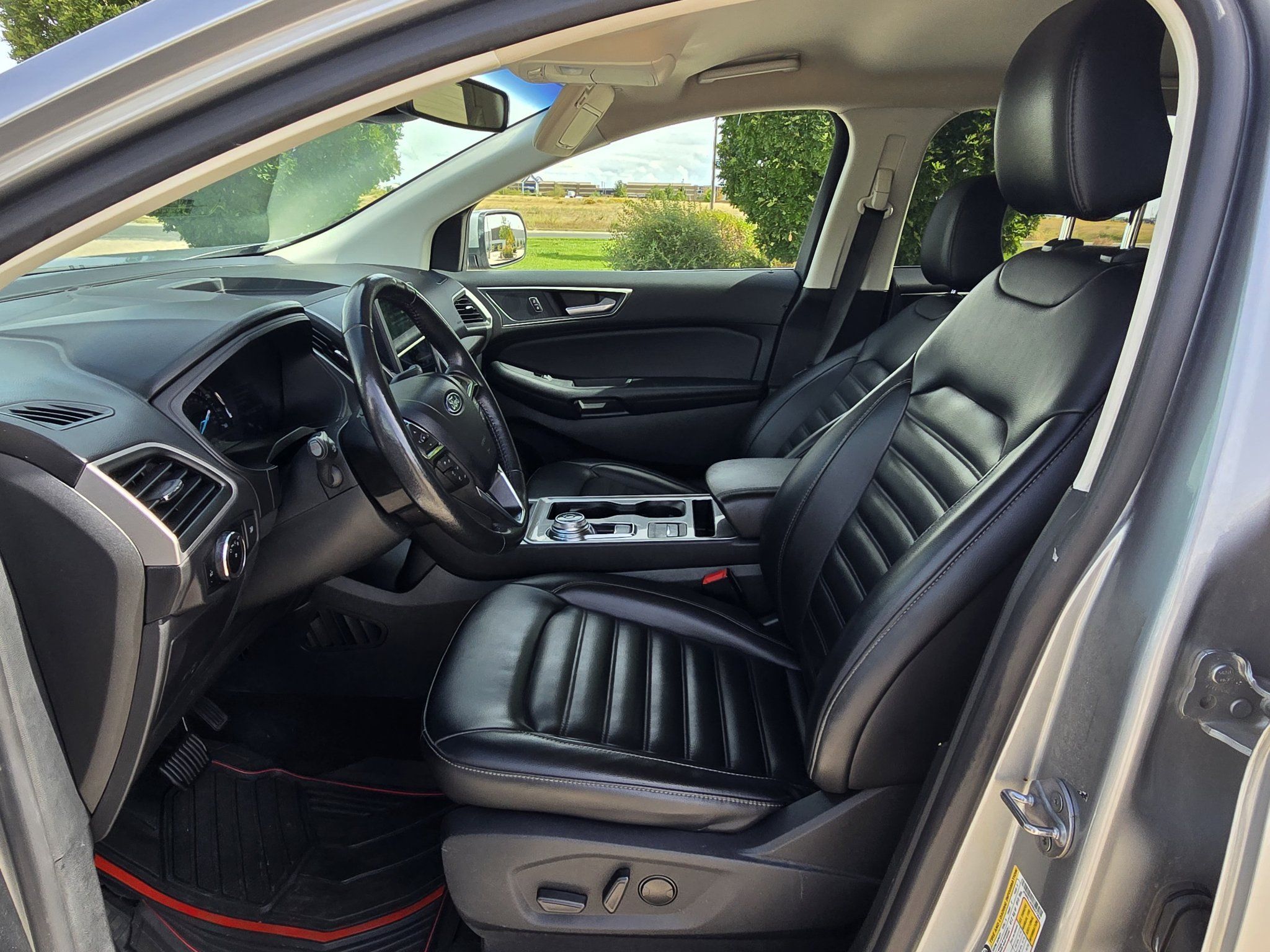 Used 2024 Ford Edge SEL AWD/4WD image 13