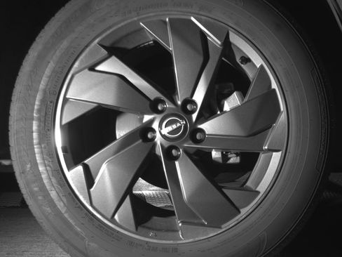 Used 2025 Nissan Rogue SV FWD image 13