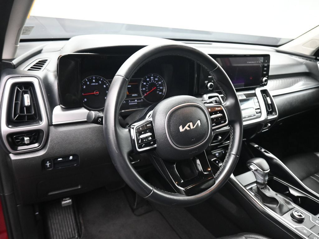 Used 2023 Kia Sorento S FWD image 13