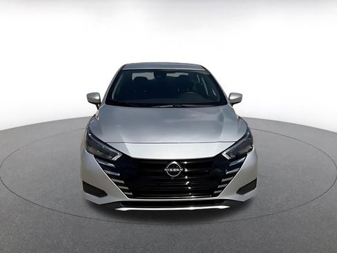 Used 2025 Nissan Versa SV FWD image 4