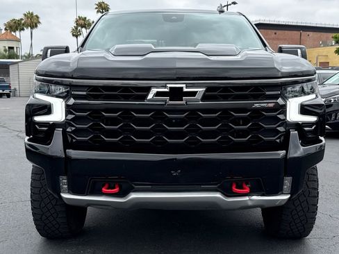 Used 2023 Chevrolet Silverado 1500 ZR2 w/ Technology Package AWD/4WD image 4
