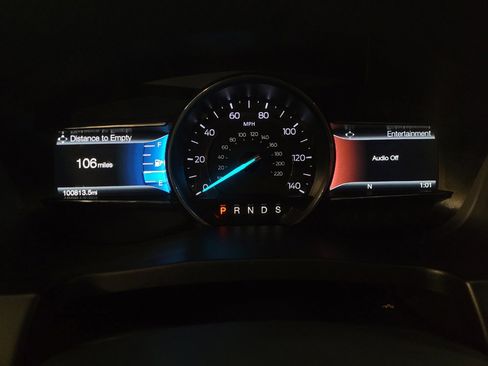 Used 2017 Ford Explorer XLT w/ Equipment Group 202A AWD/4WD image 23