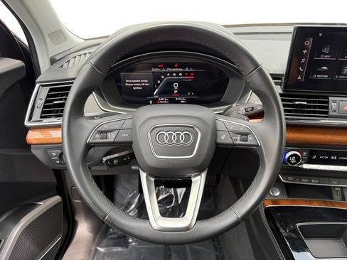 Used 2023 Audi Q5 2.0T Premium Plus w/ Premium Plus Package AWD/4WD image 11
