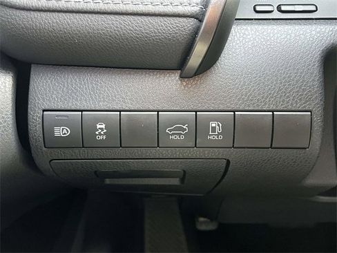 Used 2021 Toyota Camry SE image 29