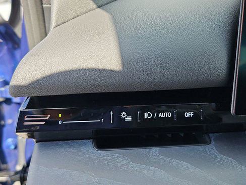 Used 2024 BMW 530i w/ Premium Package image 27