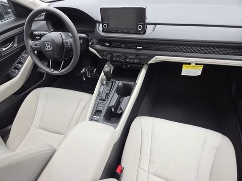 Certified 2025 Honda Accord SE image 25