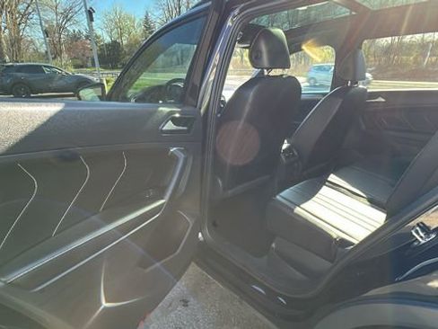 Used 2024 Volkswagen Tiguan SE R-Line image 35