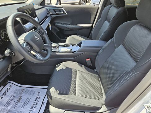 New 2026 Mitsubishi Outlander ES AWD/4WD image 7