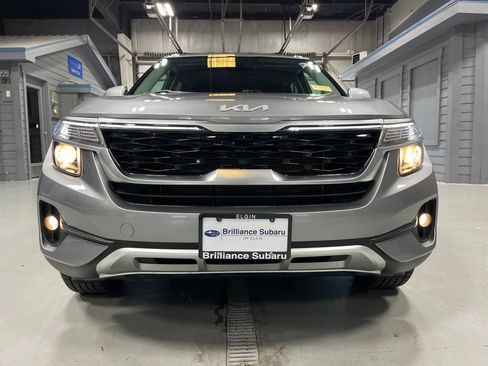 Used 2023 Kia Seltos EX AWD/4WD image 2