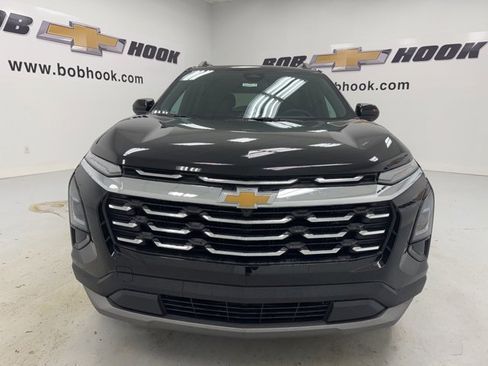 New 2026 Chevrolet Equinox LT w/ Convenience Package II image 2