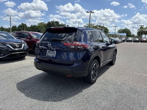 Certified 2024 Nissan Rogue SV FWD image 4