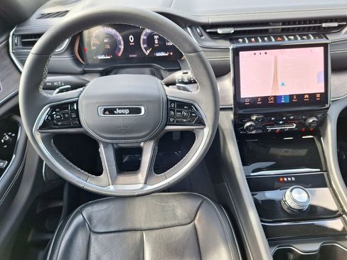Used 2023 Jeep Grand Cherokee Overland RWD image 24