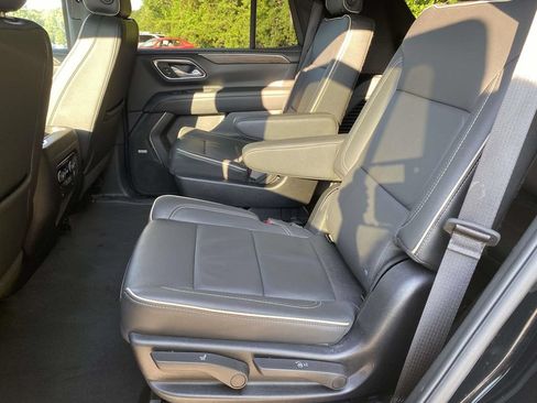Used 2024 Chevrolet Tahoe Premier AWD/4WD image 10