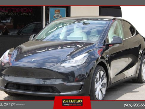 Used 2021 Tesla Model Y Long Range AWD/4WD image 1