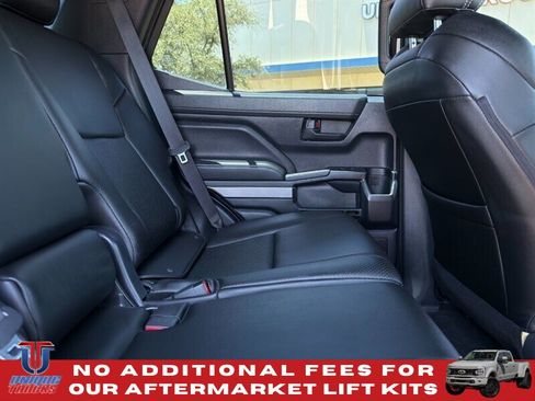Used 2025 Toyota 4Runner SR5 AWD/4WD image 28
