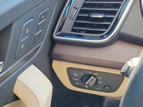 Used 2023 Audi Q5 e Premium Plus w/ Premium Plus Package image 20