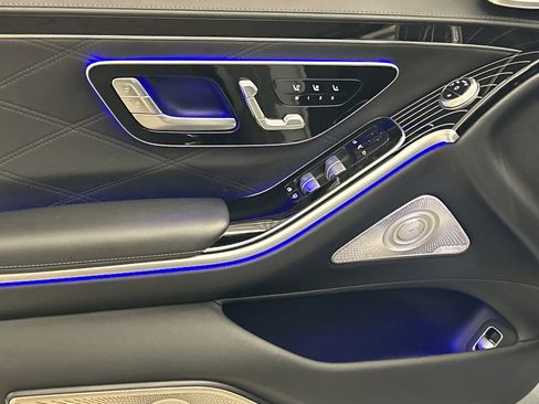 Certified 2024 Mercedes-Benz Maybach S 580 4MATIC image 17