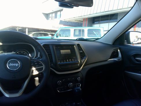 Used 2017 Jeep Cherokee High Altitude image 23