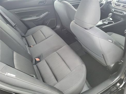 Used 2024 Nissan Altima 2.5 SV image 23