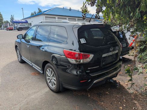 Used 2015 Nissan Pathfinder SL w/ SL Premium Package AWD/4WD image 4