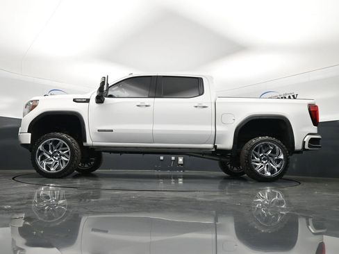 Used 2020 GMC Sierra 1500 Elevation w/ Elevation Value Package image 20